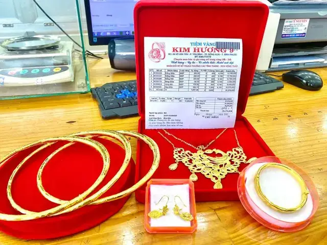 Bảng Giá Vàng Tiệm Vàng Kim Hưởng Hôm Nay: Cập Nhật Mới Nhất Bảng Giá Vàng Tiệm Vàng Kim Hưởng Hôm Nay: Cập Nhật Mới Nhất