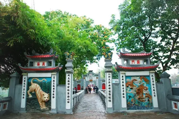 Giá Vé Vào Đền Ngọc Sơn 2026: Mức Phí, Ưu Đãi Và Giờ Mở Cửa Giá Vé Vào Đền Ngọc Sơn 2026: Mức Phí, Ưu Đãi Và Giờ Mở Cửa