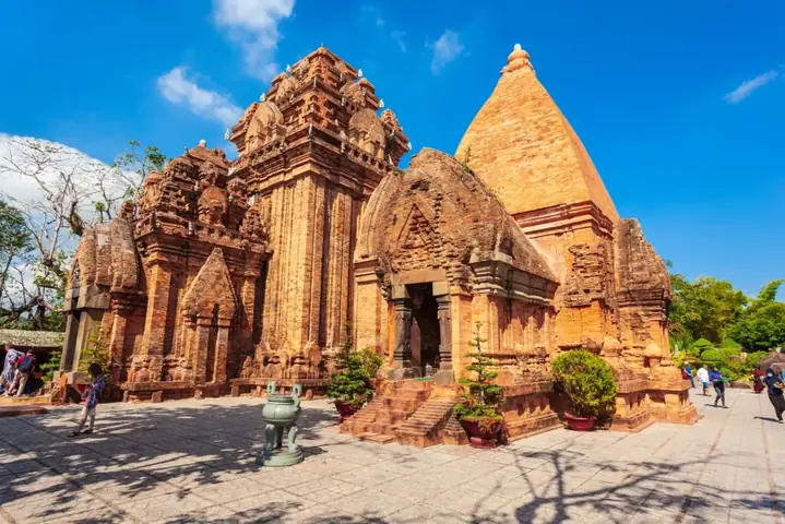 Giá Vé Vào Tháp Bà Ponagar 2026: Bảng Giá Chi Tiết, Ưu Đãi Và Giờ Mở Cửa Giá Vé Vào Tháp Bà Ponagar 2026: Bảng Giá Chi Tiết, Ưu Đãi Và Giờ Mở Cửa