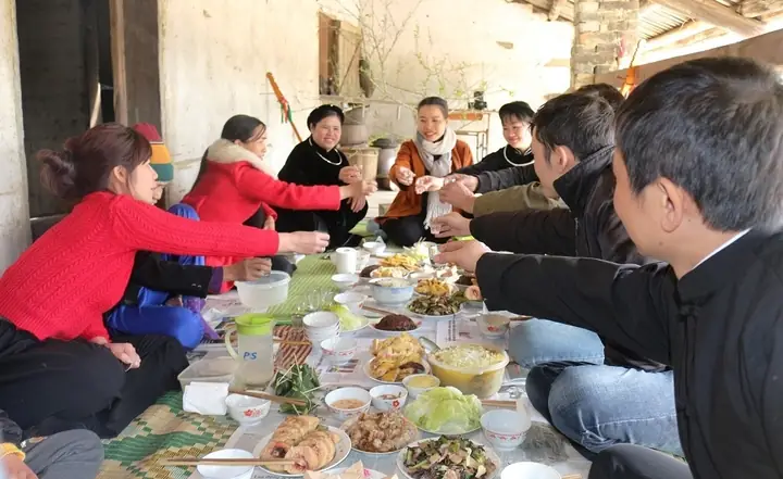 Giải Mã Giấc Mơ Về Bà Con Họ Hàng: Ý Nghĩa, Điềm Báo Và Con Số May Mắn Giải Mã Giấc Mơ Về Bà Con Họ Hàng: Ý Nghĩa, Điềm Báo Và Con Số May Mắn