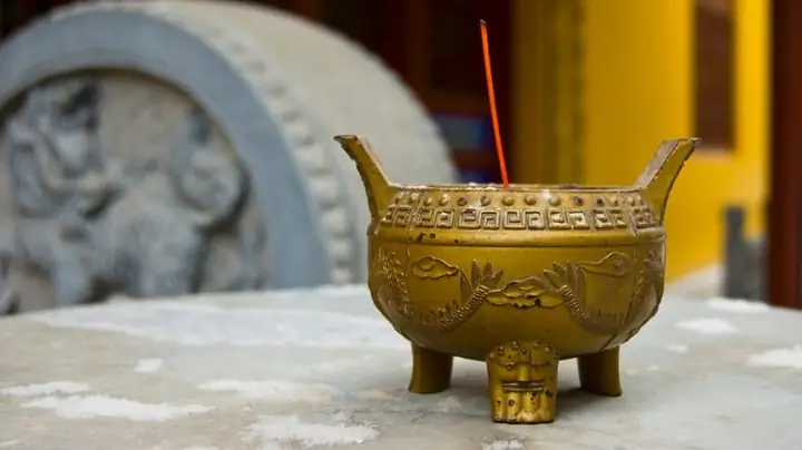 Giải Mã Giấc Mơ Bát Hương Cháy: Ý Nghĩa, Dấu Hiệu Và Cách Đối Phó Giải Mã Giấc Mơ Bát Hương Cháy: Ý Nghĩa, Dấu Hiệu Và Cách Đối Phó