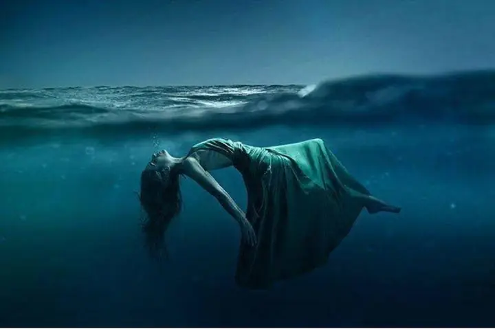 Giải Mã Giấc Mơ Cứu Người Chết Đuối: Điềm Báo Lành Hay Dữ Và Con Số May Mắn