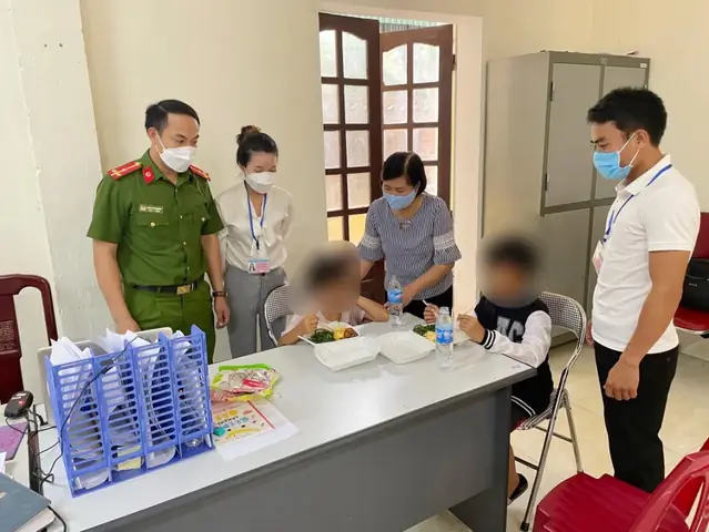 Giải Mã Giấc Mơ Đánh Nhau Trèo Lên Nóc Nhà Giải Mã Giấc Mơ Đánh Nhau Trèo Lên Nóc Nhà