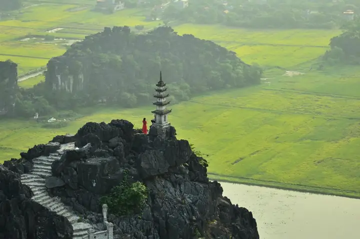 Giới Thiệu Du Lịch Ninh Bình: Top Điểm Đến, Lịch Trình Gợi Ý Và Mẹo Du Lịch Cho Người Mới Giới Thiệu Du Lịch Ninh Bình: Top Điểm Đến, Lịch Trình Gợi Ý Và Mẹo Du Lịch Cho Người Mới