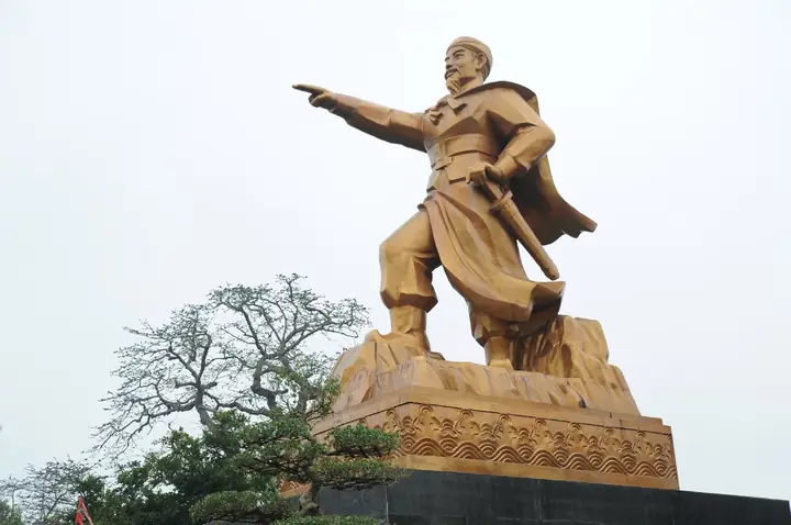Ngô Quyền Là Ai? Tiểu Sử Và Sự Nghiệp Của Vị Anh Hùng Dân Tộc Ngô Quyền Là Ai? Tiểu Sử Và Sự Nghiệp Của Vị Anh Hùng Dân Tộc