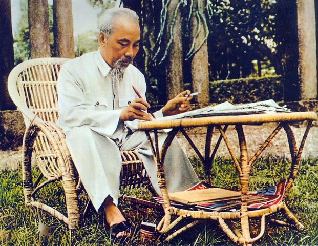 Hình Ảnh Bác Hồ Ở Nước Ngoài: Bộ Sưu Tập Đầy Đủ, Nguyên Gốc & Ý Nghĩa Lịch Sử Cho Người Yêu Lịch Sử Việt Nam Hình Ảnh Bác Hồ Ở Nước Ngoài: Bộ Sưu Tập Đầy Đủ, Nguyên Gốc & Ý Nghĩa Lịch Sử Cho Người Yêu Lịch Sử Việt Nam