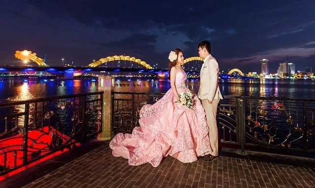 Hình Ảnh Cầu Tình Yêu Đà Nẵng: Bộ Sưu Tập Đầy Đủ Cho Các Cặp Đôi Yêu Du Lịch (2026) Hình Ảnh Cầu Tình Yêu Đà Nẵng: Bộ Sưu Tập Đầy Đủ Cho Các Cặp Đôi Yêu Du Lịch (2026)