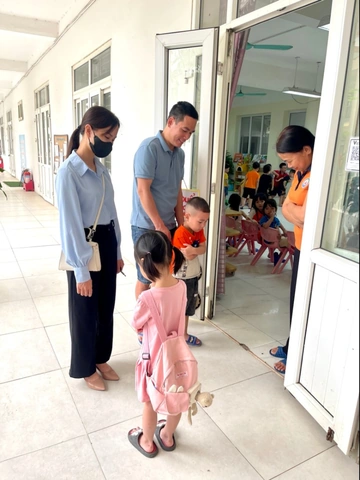 Cách Chụp & Chia Sẻ “hình Ảnh Cô Đón Trẻ Vào Lớp” Chuẩn Seo Cho Phụ Huynh Và Giáo Viên