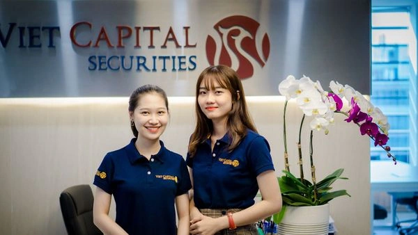 Hình Ảnh Con Gái Nguyễn Tấn Dũng: Sự Thật, Tiểu Sử & Tầm Ảnh Hưởng Đối Với Công Chúng Việt
