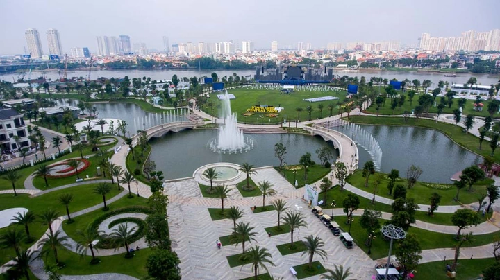 Hình Ảnh Công Viên Vinhomes Central Park: Hướng Dẫn Check‑in, Chụp Ảnh Đẹp & Trải Nghiệm Dành Cho Giới Trẻ