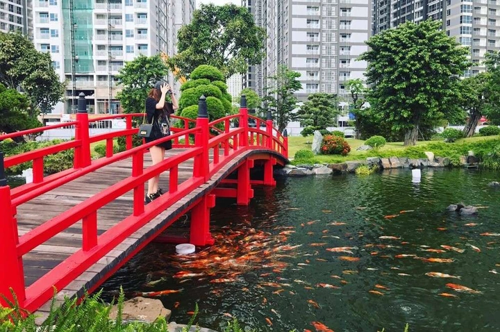 Hình Ảnh Công Viên Vinhomes Central Park: Hướng Dẫn Check‑in, Chụp Ảnh Đẹp & Trải Nghiệm Dành Cho Giới Trẻ