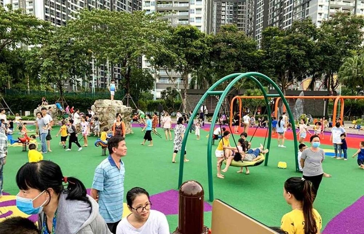 Hình Ảnh Công Viên Vinhomes Central Park: Hướng Dẫn Check‑in, Chụp Ảnh Đẹp & Trải Nghiệm Dành Cho Giới Trẻ