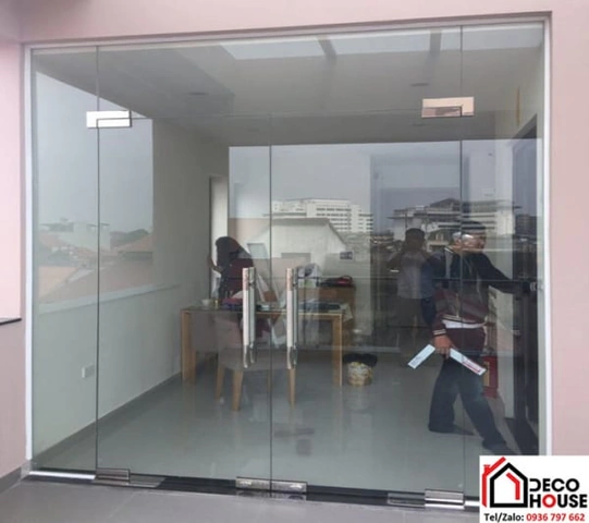 Hình Ảnh Cửa Kính Thủy Lực: Bộ Sưu Tập Thiết Kế Đỉnh Cao Dành Cho Kiến Trúc Sư & Chủ Nhà