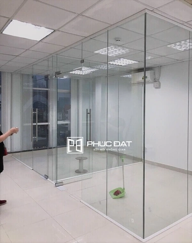 Hình Ảnh Cửa Kính Thủy Lực: Bộ Sưu Tập Thiết Kế Đỉnh Cao Dành Cho Kiến Trúc Sư & Chủ Nhà