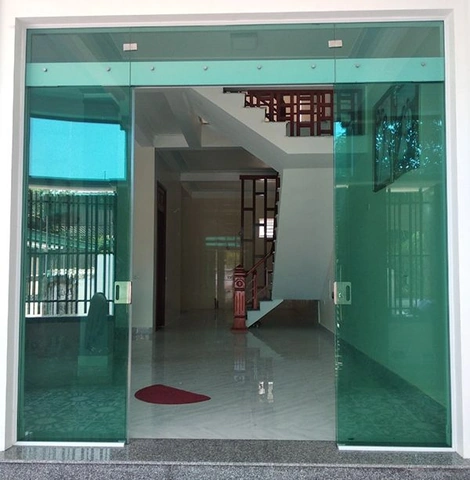 Hình Ảnh Cửa Kính Thủy Lực: Bộ Sưu Tập Thiết Kế Đỉnh Cao Dành Cho Kiến Trúc Sư & Chủ Nhà