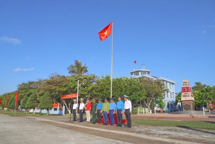 Hình Ảnh Đảo Trường Sa Lớn: Bộ Sưu Tập Đầy Đủ, Lịch Sử & Đặc Điểm Địa Lý Dành Cho Người Yêu Khám Phá Hình Ảnh Đảo Trường Sa Lớn: Bộ Sưu Tập Đầy Đủ, Lịch Sử & Đặc Điểm Địa Lý Dành Cho Người Yêu Khám Phá