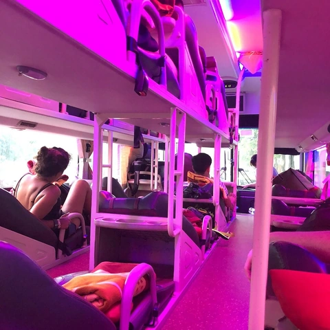 Hình Ảnh Đi Xe Giường Nằm: Bộ Sưu Tập Đầy Đủ Cho Người Yêu Du Lịch & Fan Đêm Lãng Mạn