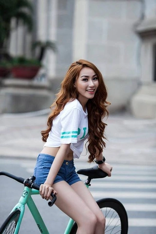 Bộ Sưu Tập Hình Ảnh Mới Nhất Của Diễn Viên Ngân Khánh – Dành Cho Fan Việt Nam