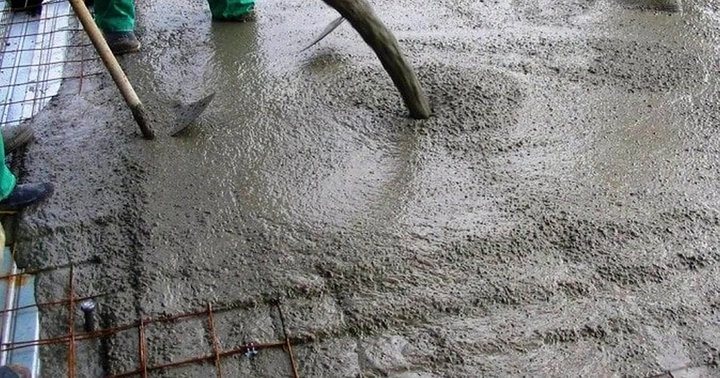 Hình Ảnh Đổ Bê Tông Sàn: Hướng Dẫn Chi Tiết, Lưu Ý Kỹ Thuật & Tham Khảo Thực Tiễn Cho Nhà Thầu Và Chủ Đầu Tư Hình Ảnh Đổ Bê Tông Sàn: Hướng Dẫn Chi Tiết, Lưu Ý Kỹ Thuật & Tham Khảo Thực Tiễn Cho Nhà Thầu Và Chủ Đầu Tư