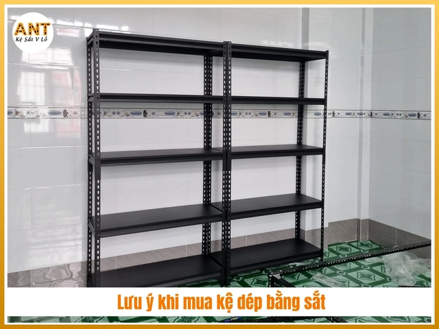 Hình Ảnh Đôi Dép Bằng Sắt: Lịch Sử, Kiểu Dáng & Cách Tìm Ảnh Chất Lượng Cho Người Yêu Thời Trang Độc Đáo