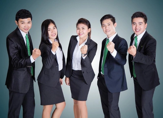 Hình Ảnh Đồng Phục Công Sở: Bộ Sưu Tập Đầy Đủ, Đánh Giá Chất Lượng & Cách Lựa Chọn Cho Doanh Nghiệp Hiện Đại Hình Ảnh Đồng Phục Công Sở: Bộ Sưu Tập Đầy Đủ, Đánh Giá Chất Lượng & Cách Lựa Chọn Cho Doanh Nghiệp Hiện Đại