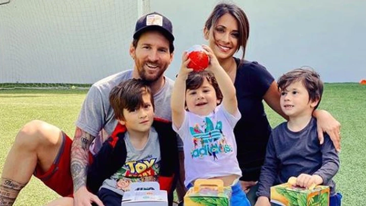 100+ Hình Ảnh Gia Đình Messi 2026 – Bộ Sưu Tập Đầy Đủ, Đẹp Nhất 100+ Hình Ảnh Gia Đình Messi 2026 – Bộ Sưu Tập Đầy Đủ, Đẹp Nhất