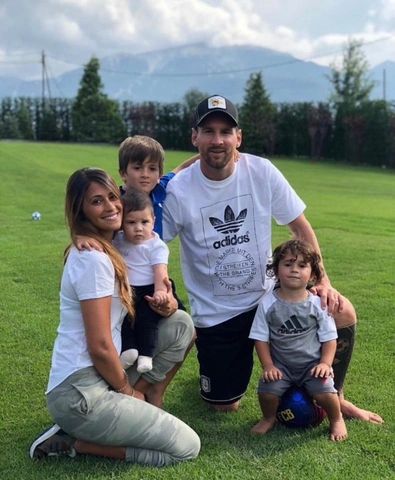 100+ Hình Ảnh Gia Đình Messi 2026 – Bộ Sưu Tập Đầy Đủ, Đẹp Nhất 100+ Hình Ảnh Gia Đình Messi 2026 – Bộ Sưu Tập Đầy Đủ, Đẹp Nhất