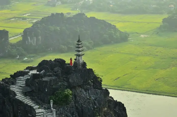 Hình Ảnh Hang Múa Ninh Bình: Các Góc Chụp Đẹp, Mẹo Chụp Và Địa Điểm Check‑in Lý Tưởng Hình Ảnh Hang Múa Ninh Bình: Các Góc Chụp Đẹp, Mẹo Chụp Và Địa Điểm Check‑in Lý Tưởng