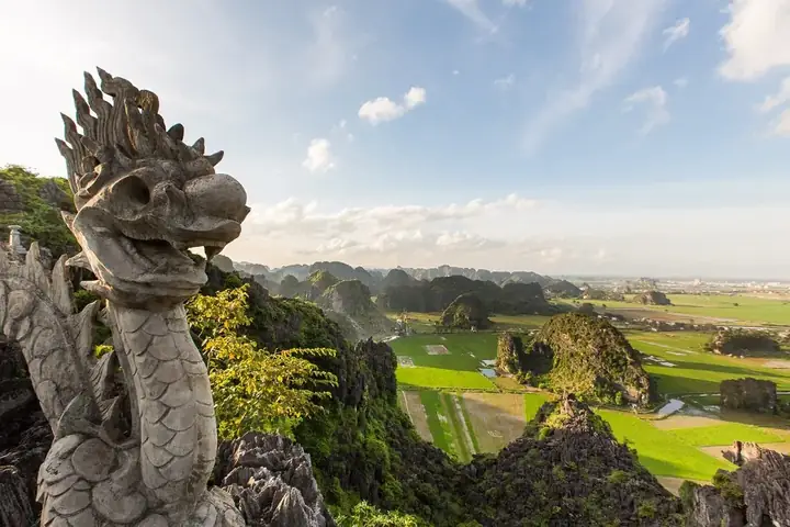 Hình Ảnh Hang Múa Ninh Bình: Các Góc Chụp Đẹp, Mẹo Chụp Và Địa Điểm Check‑in Lý Tưởng Hình Ảnh Hang Múa Ninh Bình: Các Góc Chụp Đẹp, Mẹo Chụp Và Địa Điểm Check‑in Lý Tưởng
