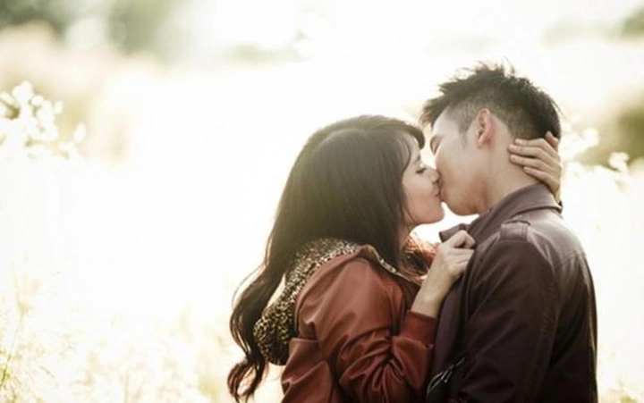 Tải Ngay 4.000+ Hình Ảnh Hôn Nhau Đẹp Nhất: Bộ Sưu Tập Hd Dành Cho Người Yêu Thích Lãng Mạn