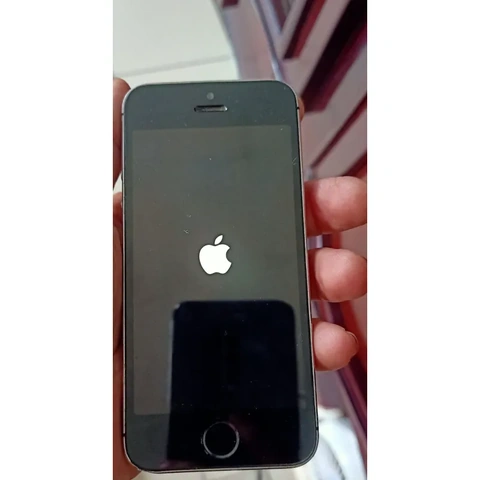 Hình Ảnh Iphone 5s Màu Đen: Khám Phá Mẫu Nguyên Mẫu Hiếm, Cách Phân Biệt Và Giá Trị Sưu Tập Cho Người Yêu Công Nghệ Hình Ảnh Iphone 5s Màu Đen: Khám Phá Mẫu Nguyên Mẫu Hiếm, Cách Phân Biệt Và Giá Trị Sưu Tập Cho Người Yêu Công Nghệ