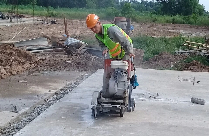 Hình Ảnh Khoan Cắt Bê Tông: Hướng Dẫn Thực Tế, Các Phương Pháp & Lựa Chọn Dịch Vụ Cho Nhà Thầu & Chủ Đầu Tư Hình Ảnh Khoan Cắt Bê Tông: Hướng Dẫn Thực Tế, Các Phương Pháp & Lựa Chọn Dịch Vụ Cho Nhà Thầu & Chủ Đầu Tư