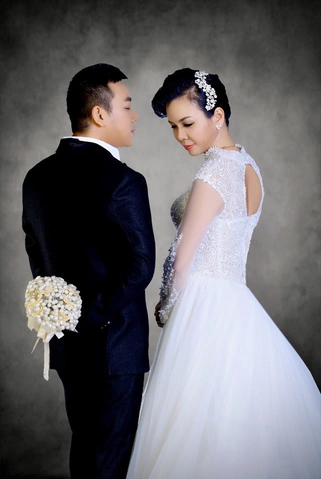 Tạo Bộ Sưu Tập Hình Ảnh Kỷ Niệm Tình Yêu: Hướng Dẫn Chi Tiết Cho Các Cặp Đôi