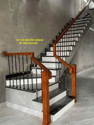 Hình Ảnh Lan Can Cầu Thang Sắt: 100+ Mẫu Đẹp, Giá Thành, Và Cách Lựa Chọn Cho Ngôi Nhà Hiện Đại Hình Ảnh Lan Can Cầu Thang Sắt: 100+ Mẫu Đẹp, Giá Thành, Và Cách Lựa Chọn Cho Ngôi Nhà Hiện Đại