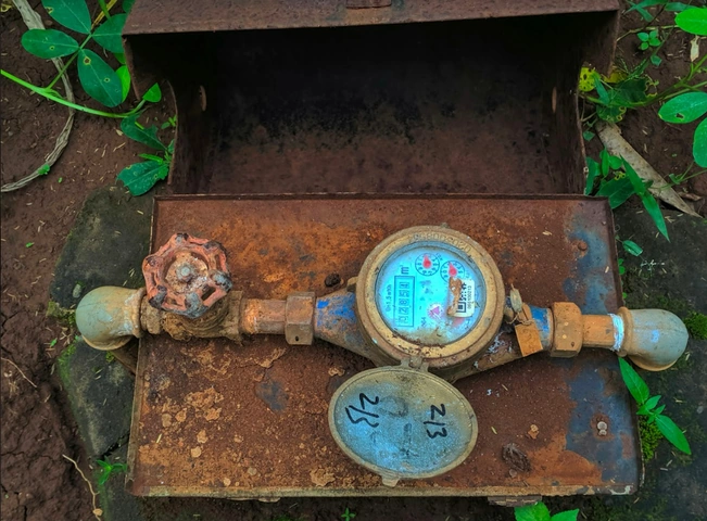 Hình Ảnh Lắp Đặt Đồng Hồ Nước: Hướng Dẫn Chi Tiết & 3 Bước Đảm Bảo An Toàn Cho Chủ Nhà Và Thợ Lắp Đặt Hình Ảnh Lắp Đặt Đồng Hồ Nước: Hướng Dẫn Chi Tiết & 3 Bước Đảm Bảo An Toàn Cho Chủ Nhà Và Thợ Lắp Đặt