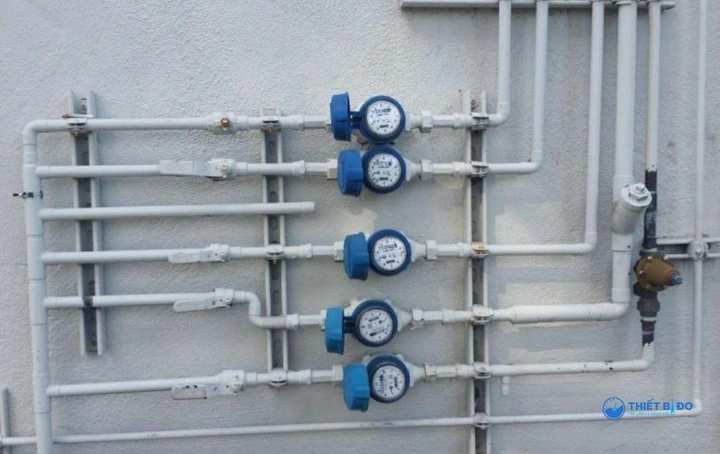 Hình Ảnh Lắp Đặt Đồng Hồ Nước: Hướng Dẫn Chi Tiết & 3 Bước Đảm Bảo An Toàn Cho Chủ Nhà Và Thợ Lắp Đặt Hình Ảnh Lắp Đặt Đồng Hồ Nước: Hướng Dẫn Chi Tiết & 3 Bước Đảm Bảo An Toàn Cho Chủ Nhà Và Thợ Lắp Đặt