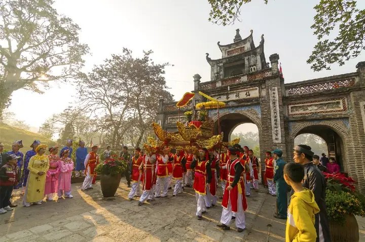 Hình Ảnh Lễ Hội Cổ Loa: Tổng Hợp Các Khoảnh Khắc, Hoạt Động Và Cách Chiêm Ngưỡng Hình Ảnh Lễ Hội Cổ Loa: Tổng Hợp Các Khoảnh Khắc, Hoạt Động Và Cách Chiêm Ngưỡng