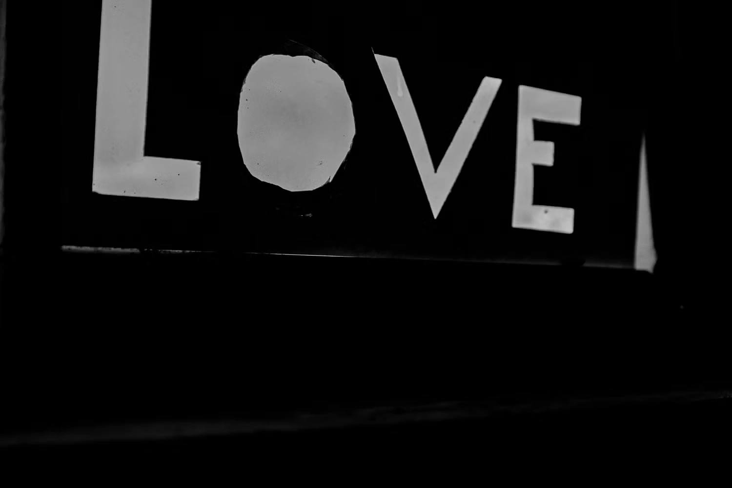 100+ Hình Ảnh Love Đẹp 2026 - Bộ Sưu Tập Wallpaper, Avatar, Story Đầy Cảm Xúc