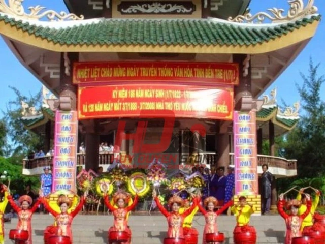 Hình Ảnh Mộ Nguyễn Đình Chiểu: Tất Cả Những Điều Bạn Cần Biết Khi Thăm Địa Điểm Lịch Sử Hình Ảnh Mộ Nguyễn Đình Chiểu: Tất Cả Những Điều Bạn Cần Biết Khi Thăm Địa Điểm Lịch Sử