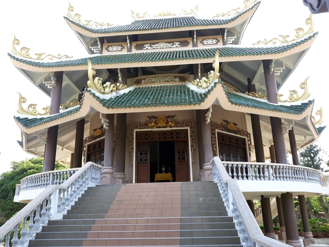 Hình Ảnh Mộ Nguyễn Đình Chiểu: Tất Cả Những Điều Bạn Cần Biết Khi Thăm Địa Điểm Lịch Sử Hình Ảnh Mộ Nguyễn Đình Chiểu: Tất Cả Những Điều Bạn Cần Biết Khi Thăm Địa Điểm Lịch Sử