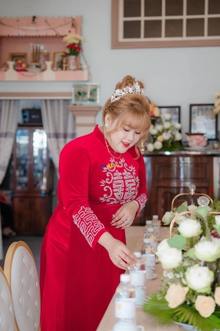 Hình Ảnh Người Mập Mặc Áo Dài: Cách Chọn & Mẹo Tôn Dáng Đẹp Nhất Cho Phái Đẹp Cực Kỳ