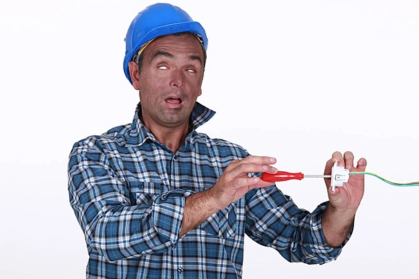 Hình Ảnh Người Bị Điện Giật: Cách Nhận Biết, Sơ Cứu Và Phòng Ngừa – Dành Cho Người Dân Và Nhân Viên Cứu Hộ