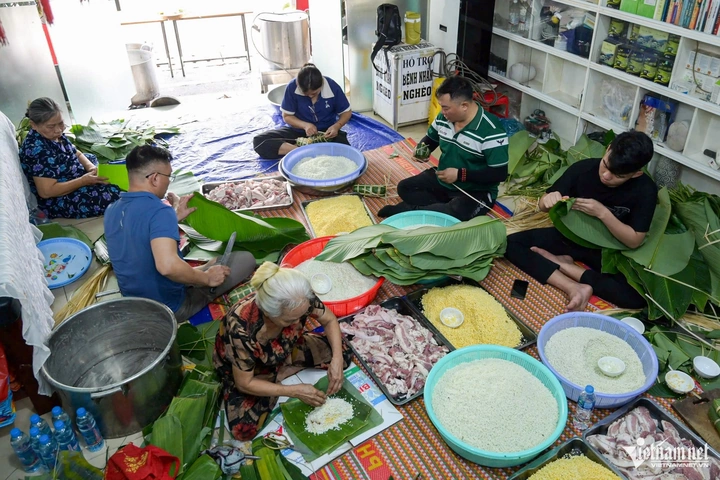 100+ Hình Ảnh Nồi Bánh Tét 2026 Đầy Đủ Mọi Phong Cách, Tải Ngay 100+ Hình Ảnh Nồi Bánh Tét 2026 Đầy Đủ Mọi Phong Cách, Tải Ngay