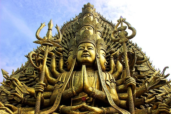 Hình Ảnh Phật Nghìn Mắt Nghìn Tay: Ý Nghĩa, Đặc Điểm & Cách Tìm Ảnh Đẹp Cho Người Yêu Thư Giãn Tâm Linh Hình Ảnh Phật Nghìn Mắt Nghìn Tay: Ý Nghĩa, Đặc Điểm & Cách Tìm Ảnh Đẹp Cho Người Yêu Thư Giãn Tâm Linh
