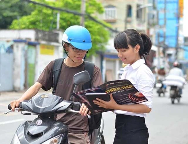 100+ Hình Ảnh Phát Tờ Rơi 4k Đẹp 2026, Bộ Sưu Tập Quảng Cáo 100+ Hình Ảnh Phát Tờ Rơi 4k Đẹp 2026, Bộ Sưu Tập Quảng Cáo