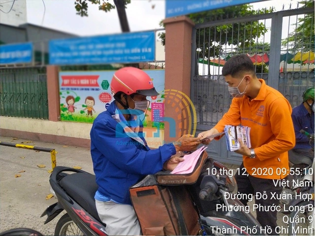 100+ Hình Ảnh Phát Tờ Rơi 4k Đẹp 2026, Bộ Sưu Tập Quảng Cáo 100+ Hình Ảnh Phát Tờ Rơi 4k Đẹp 2026, Bộ Sưu Tập Quảng Cáo