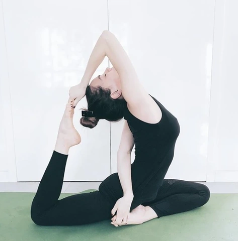 Khám Phá 50+ Hình Ảnh Tập Yoga Tại Nhà Đẹp Nhất: Tư Thế Dễ Tập & Hướng Dẫn Chi Tiết Cho Người Mới Bắt Đầu Khám Phá 50+ Hình Ảnh Tập Yoga Tại Nhà Đẹp Nhất: Tư Thế Dễ Tập & Hướng Dẫn Chi Tiết Cho Người Mới Bắt Đầu
