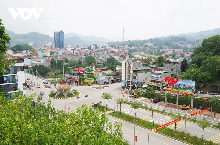 Hình Ảnh Thành Phố Cao Bằng: Khám Phá Vẻ Đẹp Phố Núi Hùng Vĩ Qua 60+ Tấm Ảnh Hình Ảnh Thành Phố Cao Bằng: Khám Phá Vẻ Đẹp Phố Núi Hùng Vĩ Qua 60+ Tấm Ảnh