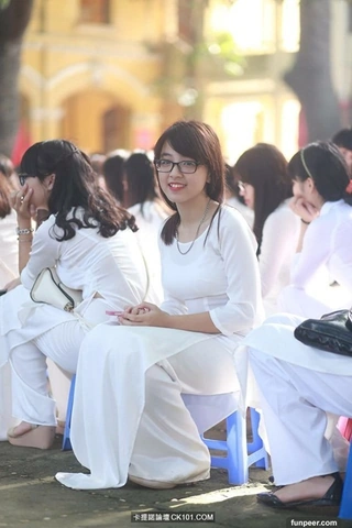 Tải Ngay Bộ Sưu Tập Hình Ảnh Thiếu Nữ Mặc Áo Dài Đẹp Nhất: Hướng Dẫn Tìm Kiếm, Tải Về & Sử Dụng Miễn Phí Cho Mọi Đối Tượng