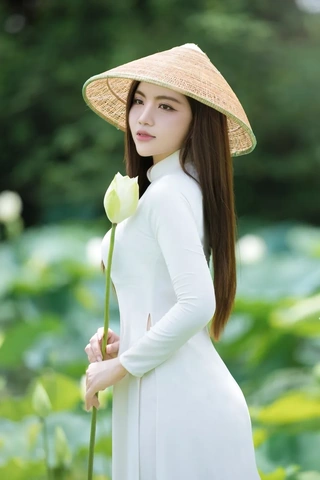 Tải Ngay Bộ Sưu Tập Hình Ảnh Thiếu Nữ Mặc Áo Dài Đẹp Nhất: Hướng Dẫn Tìm Kiếm, Tải Về & Sử Dụng Miễn Phí Cho Mọi Đối Tượng